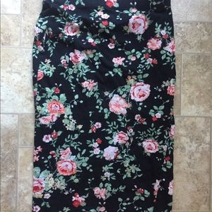 Floral Stretchy Fitting thigh-length skirt